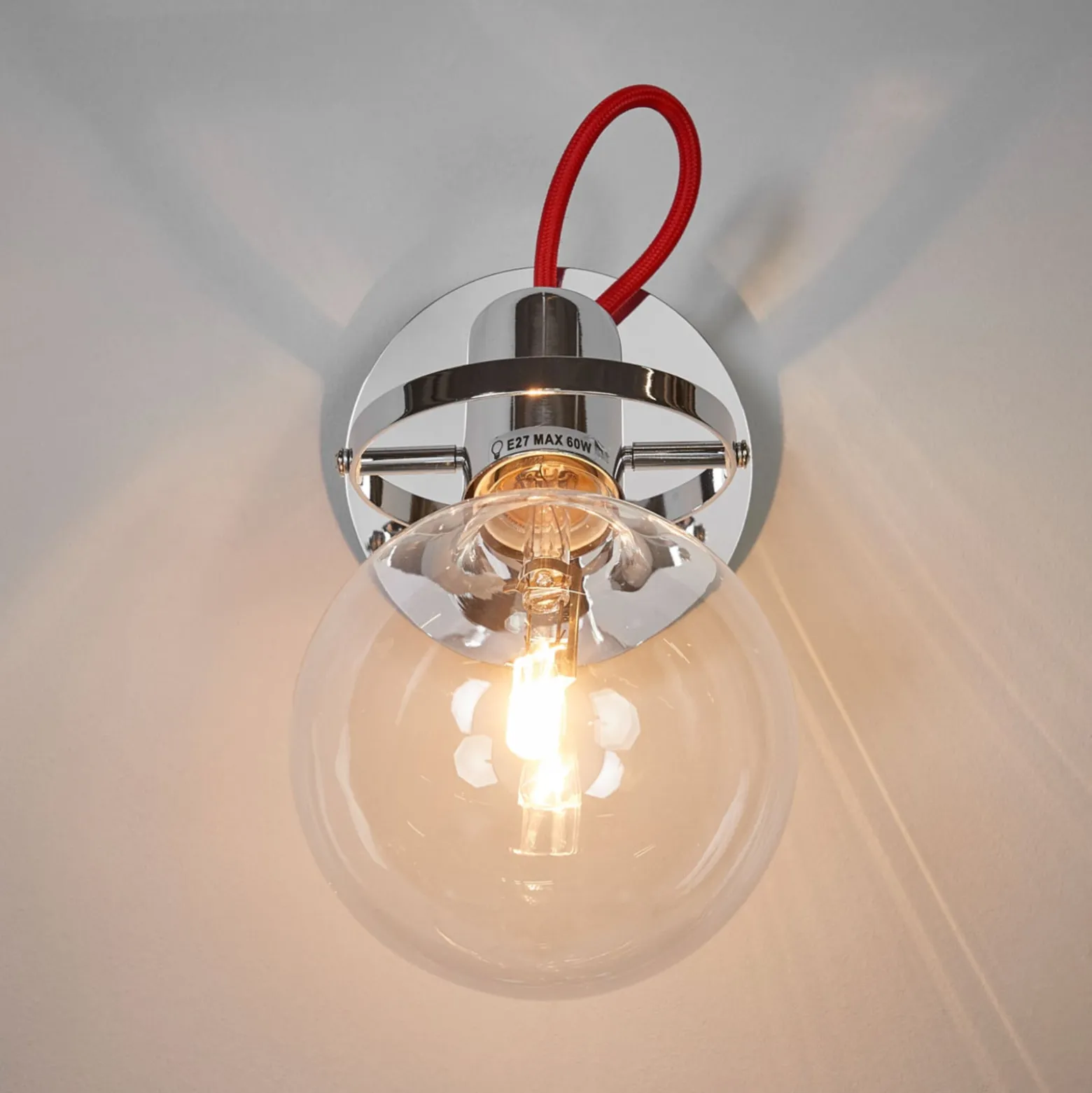 Radio-design-seinävalaisin, kromi