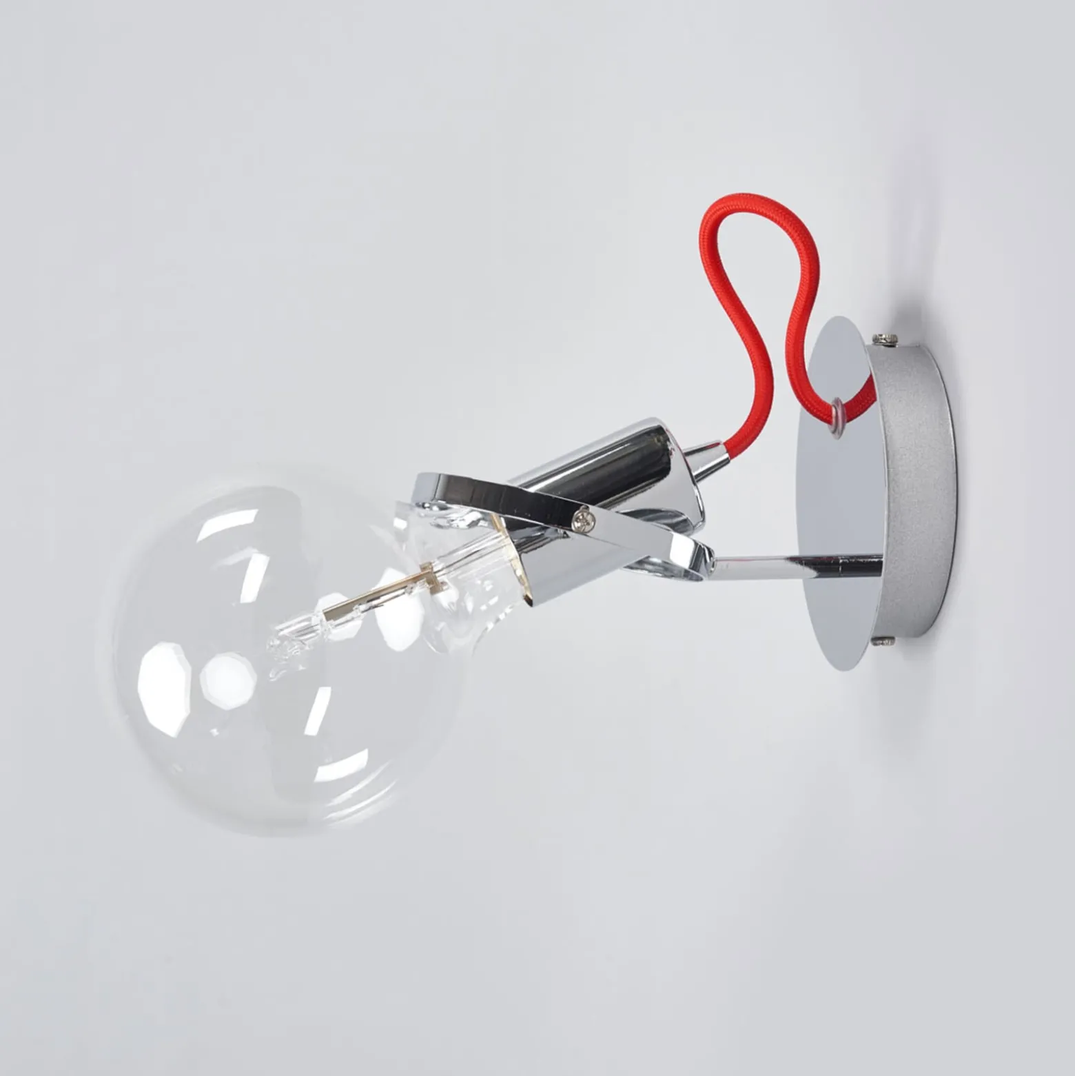 Radio-design-seinävalaisin, kromi