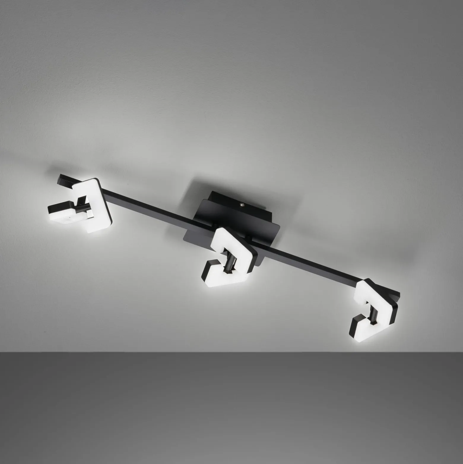 Ray LED-kattovalaisin, 60 cm, 3-valo, musta, metallia