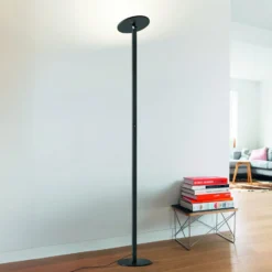 Regina LED-lattiavalaisin, musta, CCT, himmennettävä, korkeus 180 cm