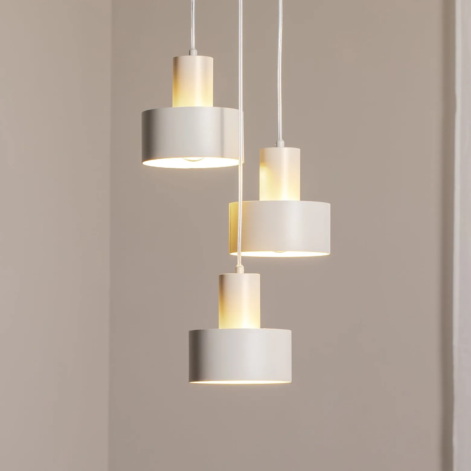 Riippuvalaisin Rif 3, taupe, pyöreä, 3-lamppuinen, Ø 33 cm, teräs