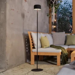 Roccanova-L aurinko-LED-terassivalaisin, musta, korkeus 120 cm