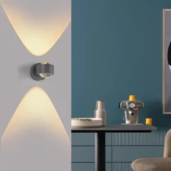 Schöner Wohnen LED-seinävalaisin Chia, hopea, 3 000 K, ylös/alas