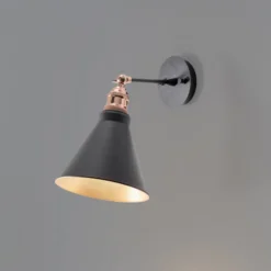 Seinävalaisin Berceste, musta/kulta, metalli, korkeus 29 cm