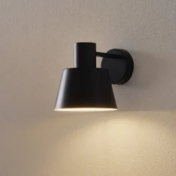 Seinävalaisin Dunka metallia, 1-lamppuinen, musta