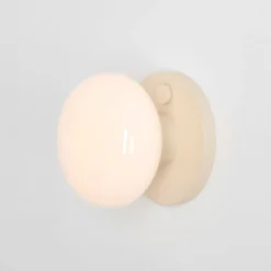 Seinävalaisin Flo, beige, Ø 19 cm, lasi