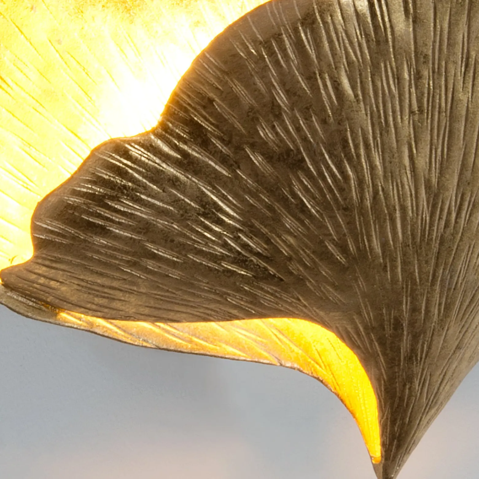 Seinävalaisin Ginkgo Due, kulta