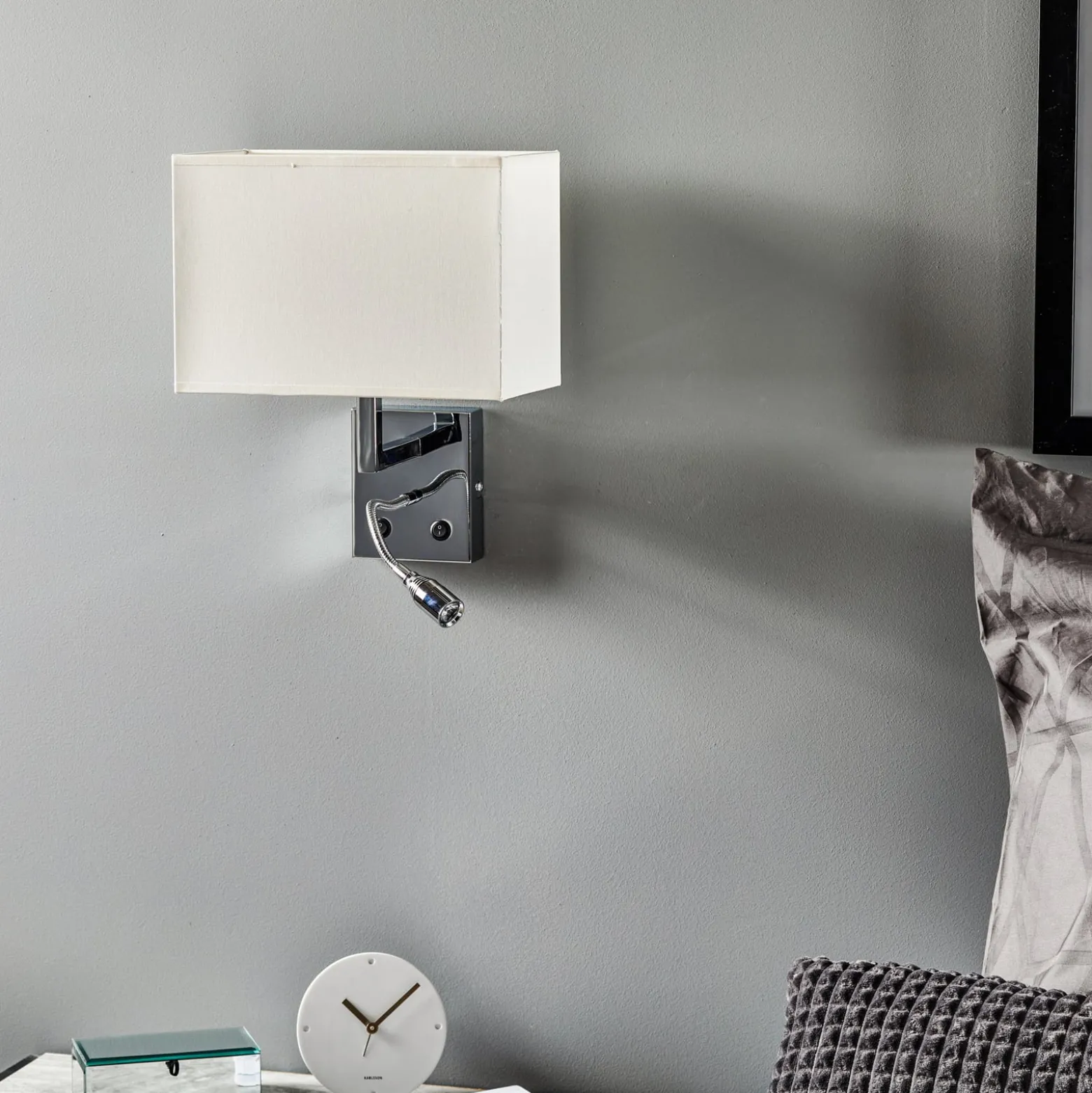 Seinävalaisin Hotel LED, valkoinen, tekstiili, 2-lamppuinen, LED-lukuvalaisin
