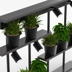 Seinävalaisin Shelf, musta, leveys 102 cm, puu, 4-lamppuinen.