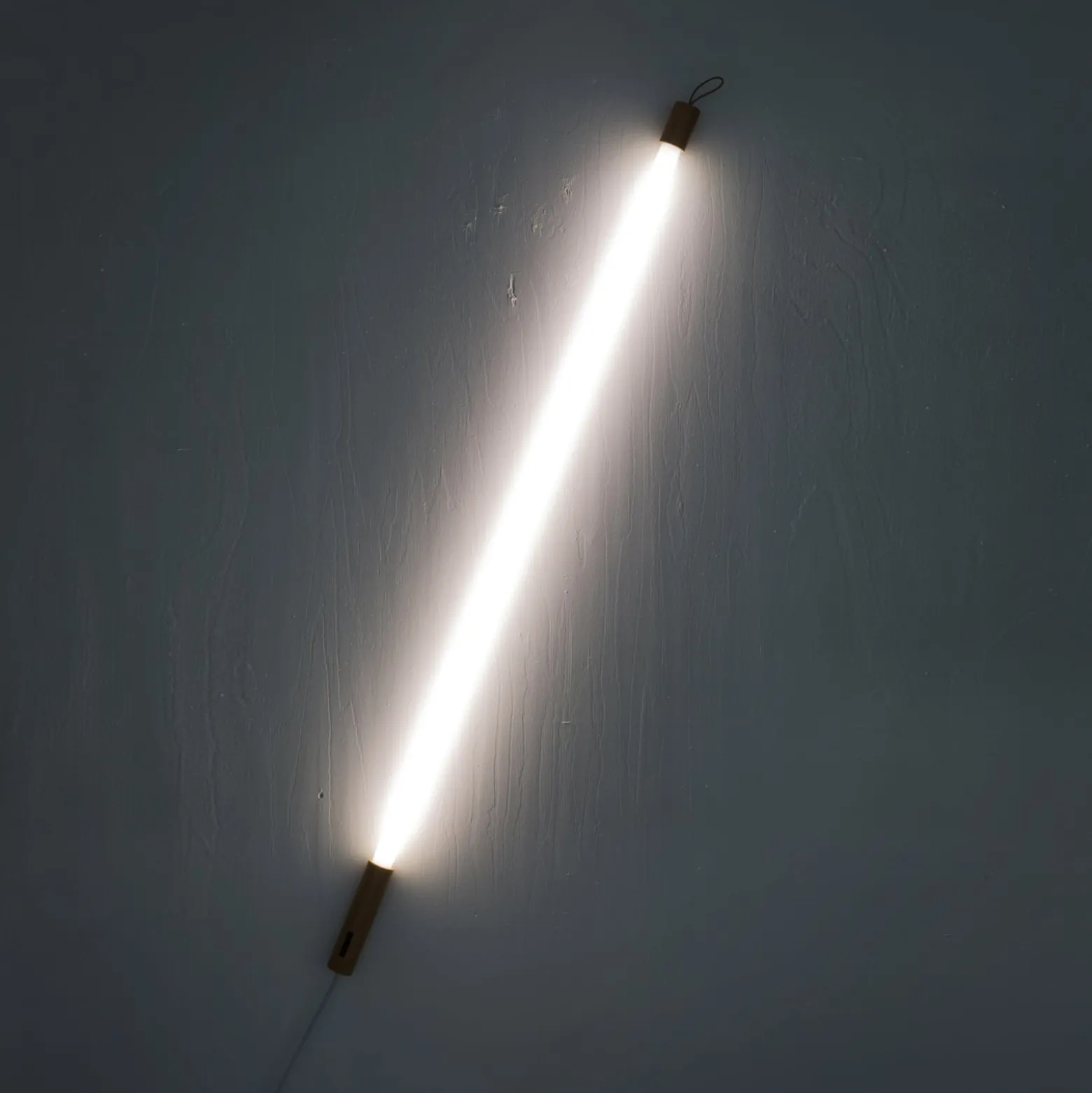 SELETTI LED-valaisin Linea, valkoinen, puiset yksityiskohdat,