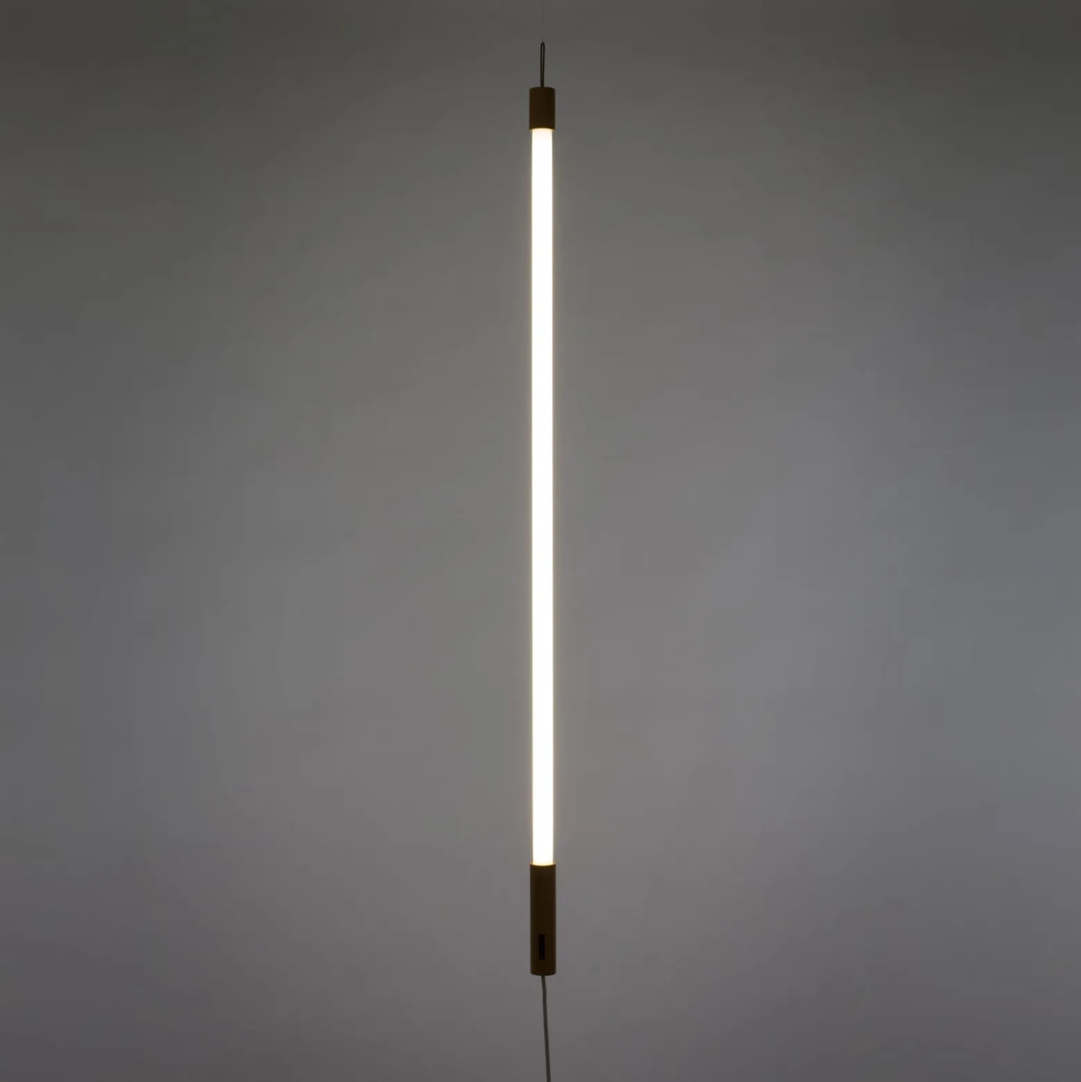SELETTI LED-valaisin Linea, valkoinen, puiset yksityiskohdat,