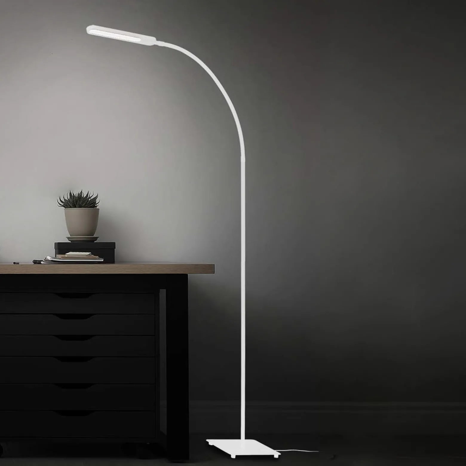 Servo-LED-lattiavalo himmennettävä, CCT, valkoinen