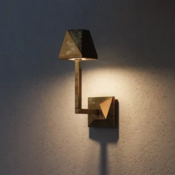 Silva Edge -LED-ulkoseinävalaisin, korkeus 30,5 cm, antiikkimessinki