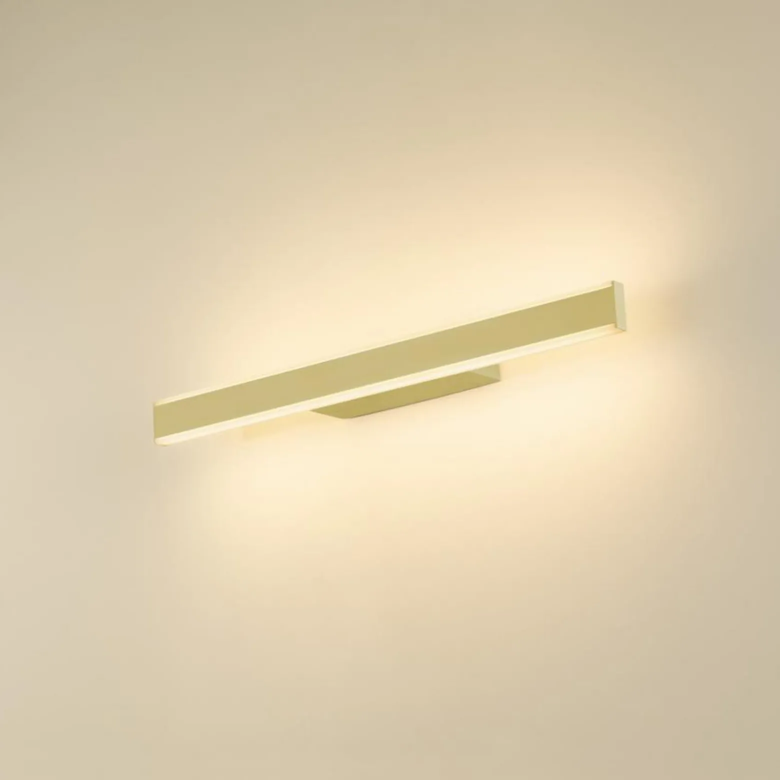 SLV kylpyhuoneen LED-seinävalaisin One Linear, 52 cm, messinkivärinen