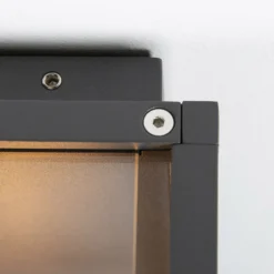 SLV Quadrulo ulkoseinävalaisin lyhdyn muodossa