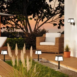 Solar LED jalustavalaisin Altilia, korkeus 56 cm, musta, anturi