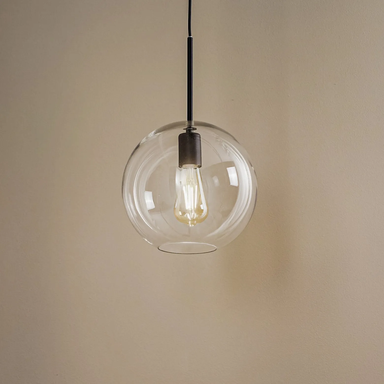 Sphere L riippuvalaisin lasivarjostimella