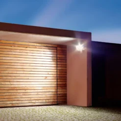 STEINEL LS 300 S -anturilla varustettu LED-kohdevalaisin ulos, musta, IP44