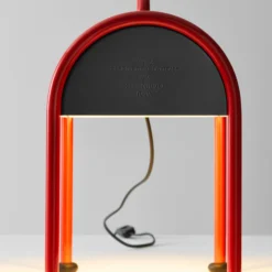 Stilnovo Valigia LED-pöytä- ja lattiavalaisin