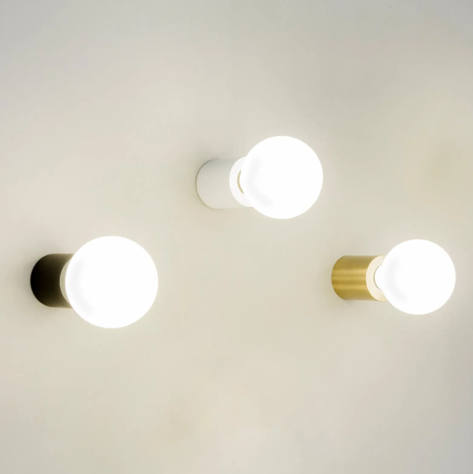 Ten - minimalistinen seinävalaisin, kulta