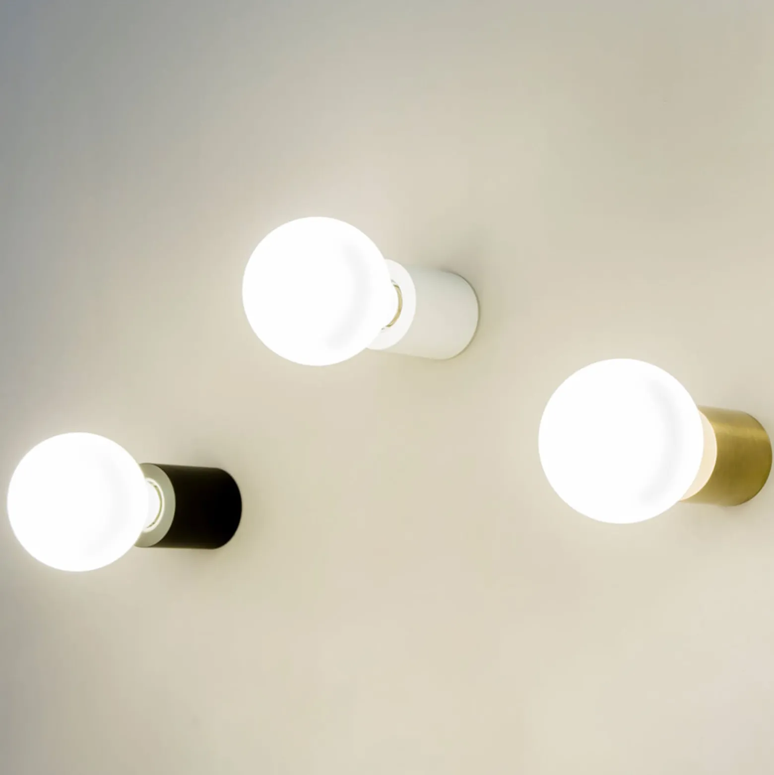 Ten - minimalistinen seinävalaisin, kulta