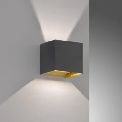 Thore LED-ulkoseinävalaisin, musta/kullanvärinen, leveys 11 cm