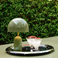 Tom Dixon Akku-pöytälamppu BELL PORTABLE, sammalvihreä 28 cm IP44