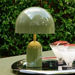 Tom Dixon Akku-pöytälamppu BELL PORTABLE, sammalvihreä 28 cm IP44