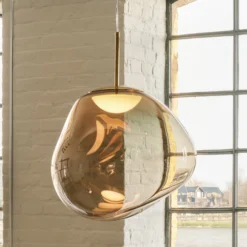 Tom Dixon LED-riippuvalaisin Melt, Ø 50 cm, pronssinen