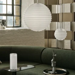 Tom Dixon LED-riippuvalaisin Press Sphere, himmeä, Ø 30 cm