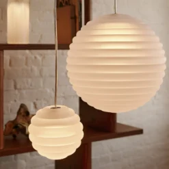 Tom Dixon LED-riippuvalaisin Press Sphere, himmeä, Ø 30 cm