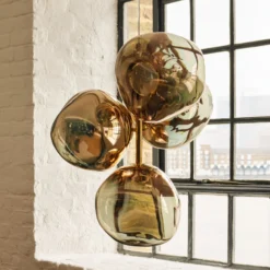 Tom Dixon LED-riippuvalo Melt Chandelier Mini, pronssinvärinen