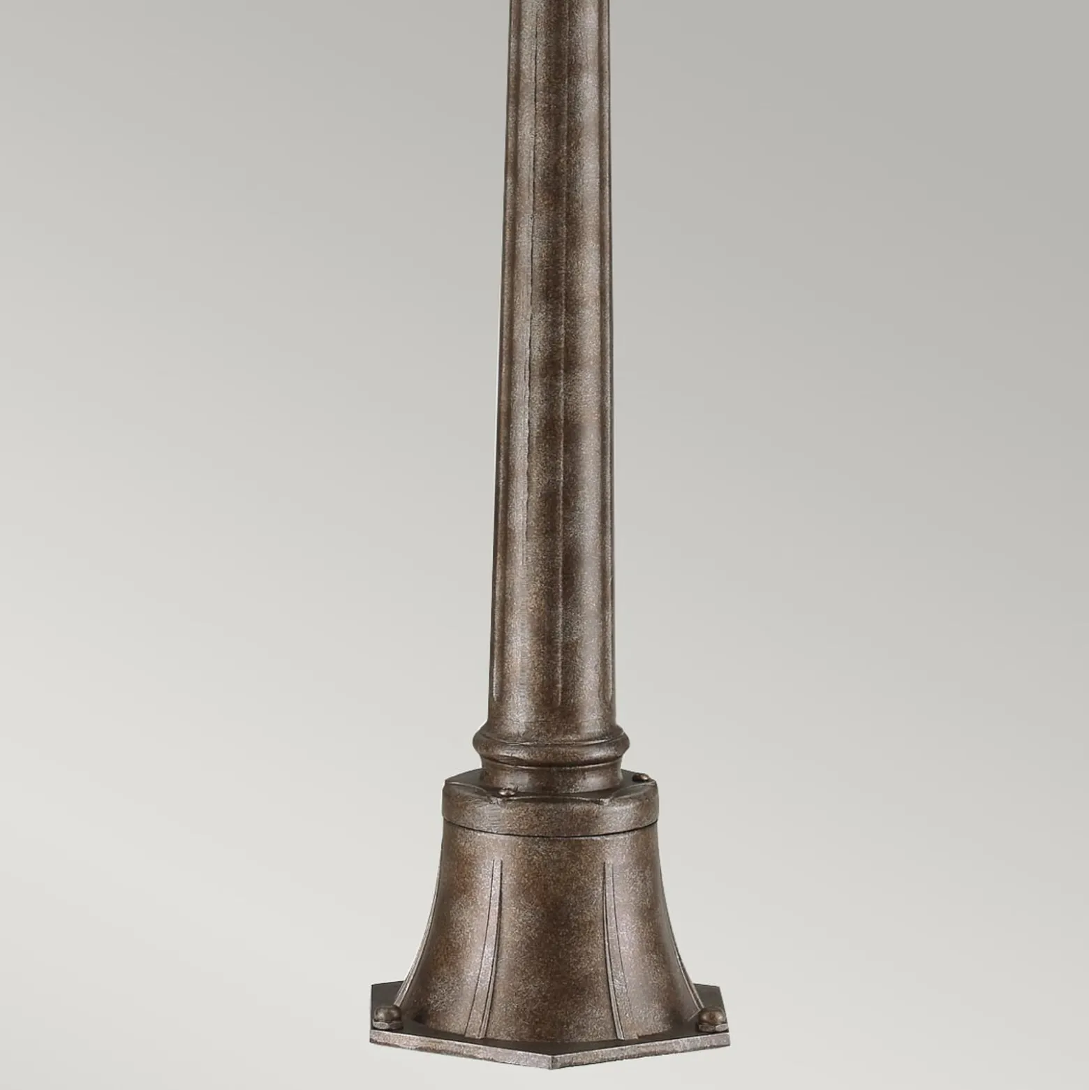 Tournai polkuvalaisin, korkeus 110 cm, alumiinia, lasia