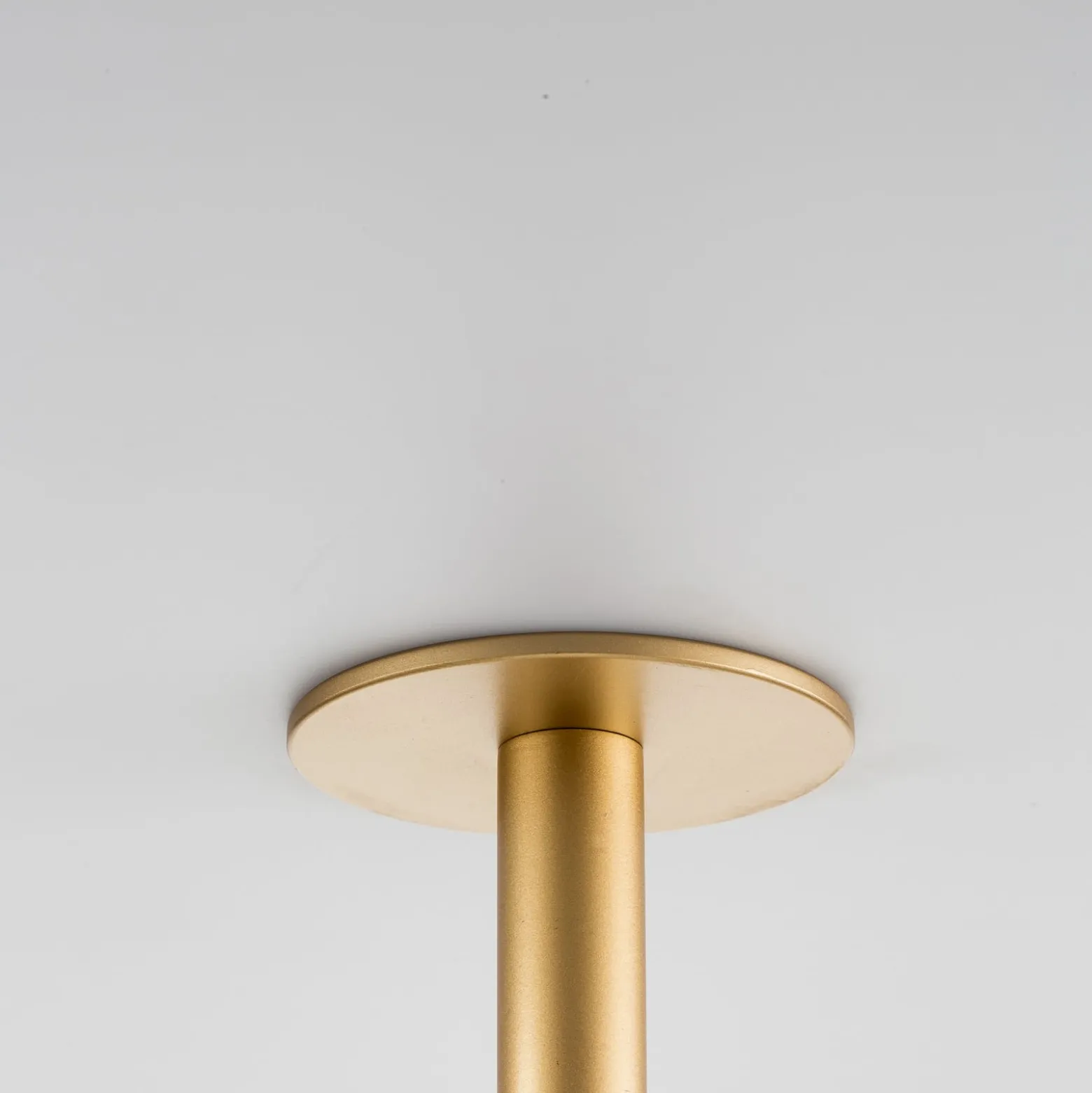 UMAGE Asteria Floor LED-lattiavalo rubiinin