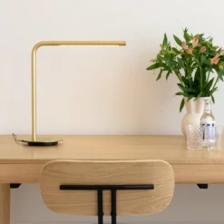 UMAGE LED-pöytävalaisin Omni, messinki Korkeus 46 cm Metalli käännettävissä