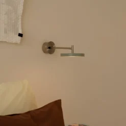 UMAGE LED-seinävalaisin Asteria Short, oliivinvihreä, teräs, kiinteä johdotus