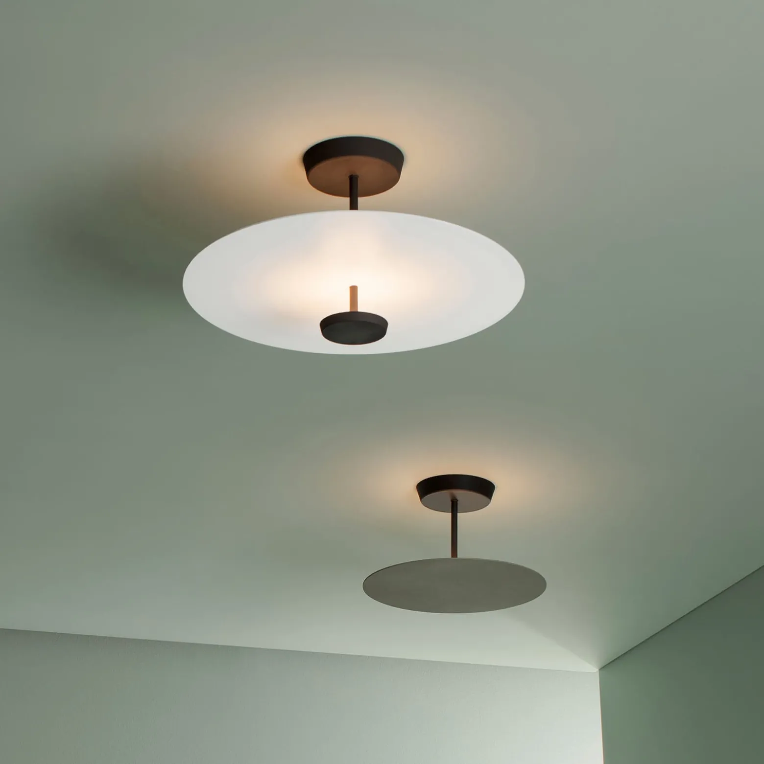Vibia Flat LED-kattovalaisin 2-lamppuinen Ø 55 cm valkoinen