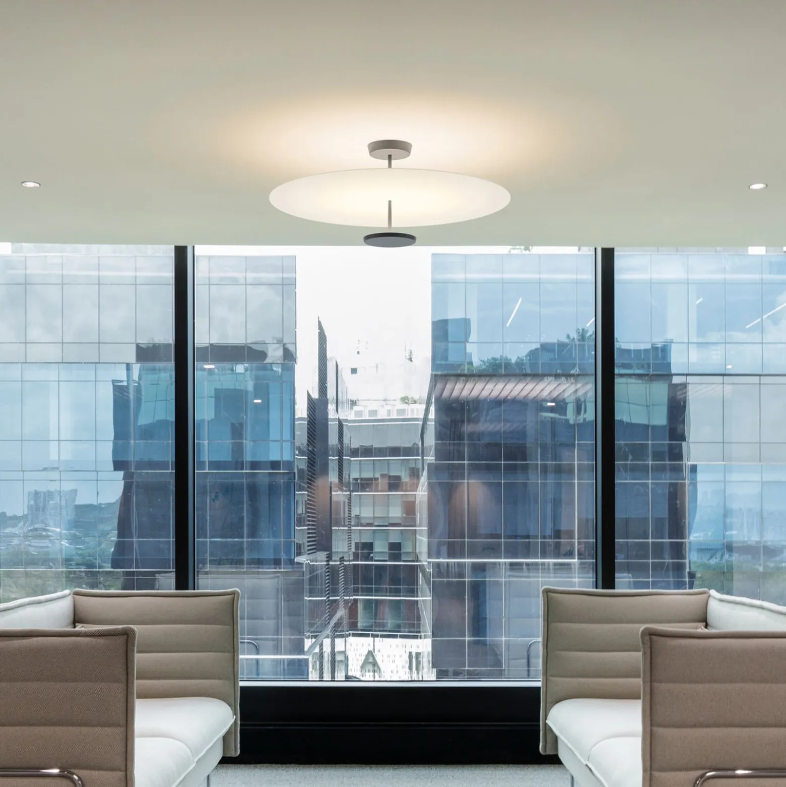 Vibia Flat LED-kattovalaisin 2-lamppuinen Ø 90 cm valkoinen