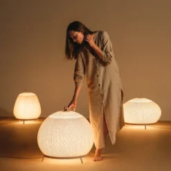 Vibia LED-maavalaisin Knit 7492 beige korkeus 51 cm 927 Casambi