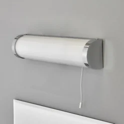 Yksinkertainen kylpyhuoneen valaisin Liana IP44