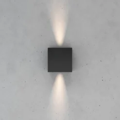 Zuza 2 seinävalaisin, musta, metalli, neljä siipeä, 10 cm, G9